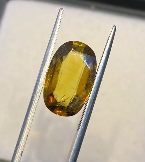 Natural Sphene – 3.835 Ct