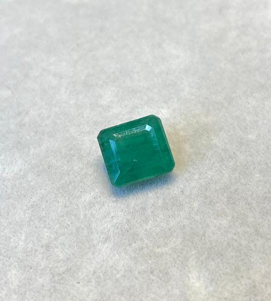 Natural Emerald 4.800 Ct