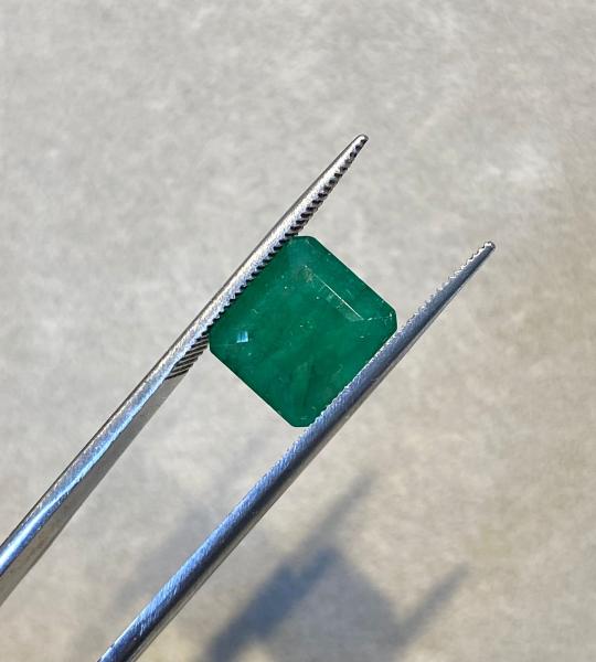 Natural Emerald 4.800 Ct